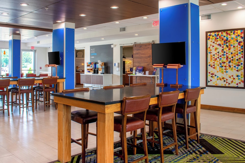 Holiday Inn Express & Suites Yorkville by IHG - photo 16