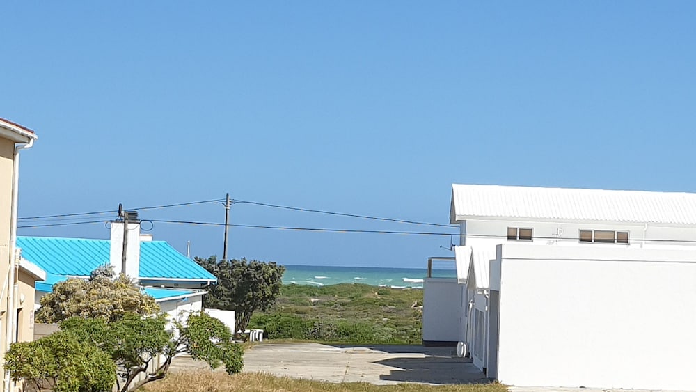 Plottie - carbon neutral hotel in Struisbaai