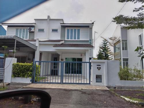 Deandra Homestay WiFi Aircond Dryer — 4-Star Luxury Hotel in Sungai Petani, Malaysia