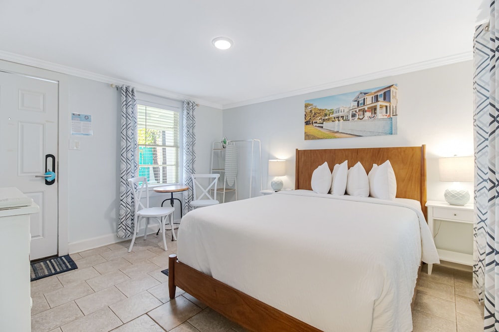 The Inn at River Oaks - photo 21