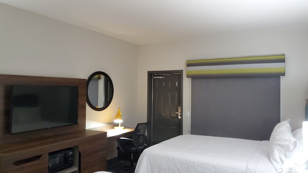 Hampton Inn & Suites Las Vegas Henderson - photo 9