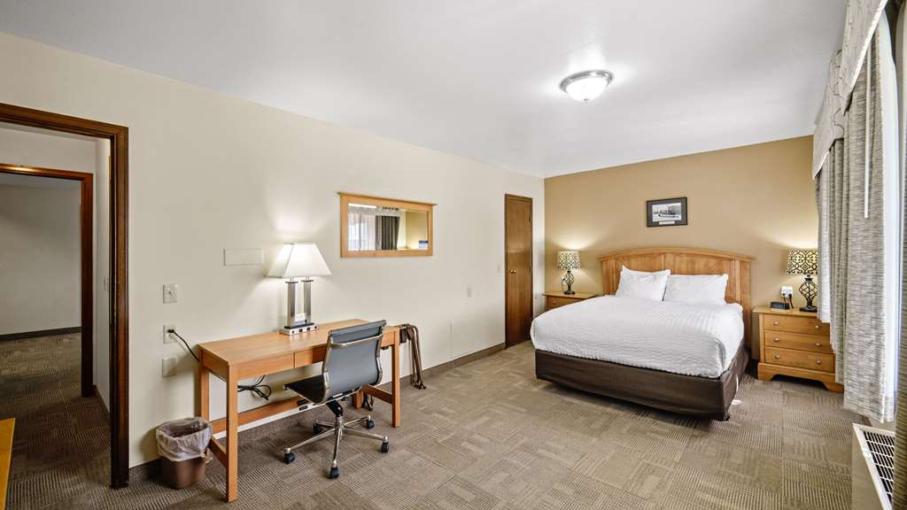 Clarion Hotel & Suites Fairbanks near Ft. Wainwright - photo 32