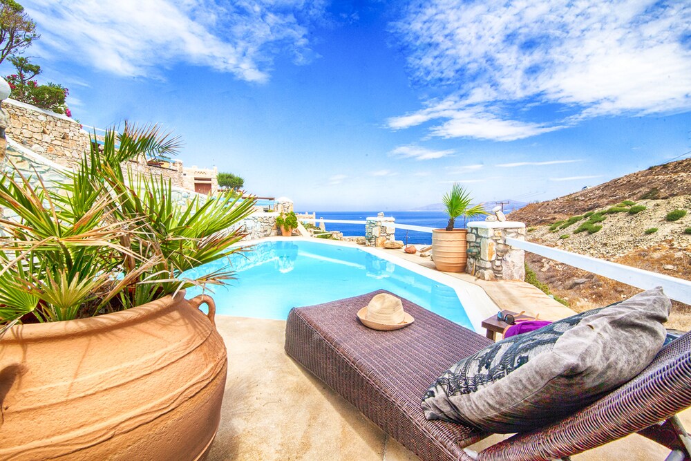 Lolita Sunset view villa — 4-Star Luxury Hotel in Mykonos, Greece