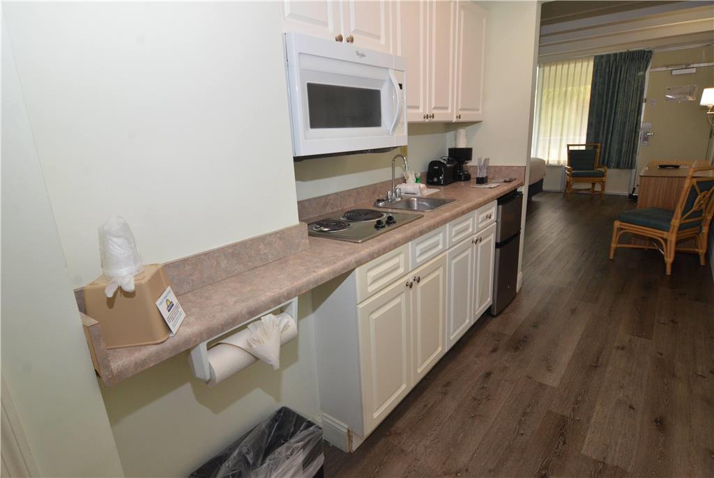Days Inn & Suites by Wyndham Jekyll Island - photo 22