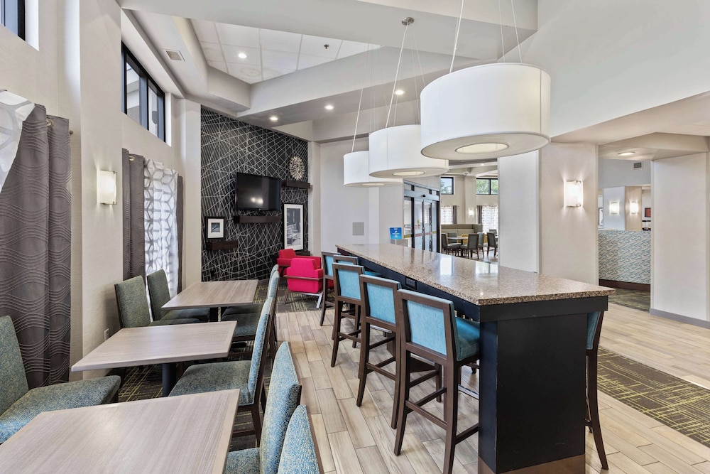 Hampton Inn & Suites Memphis Wolfchase Galleria - photo 9
