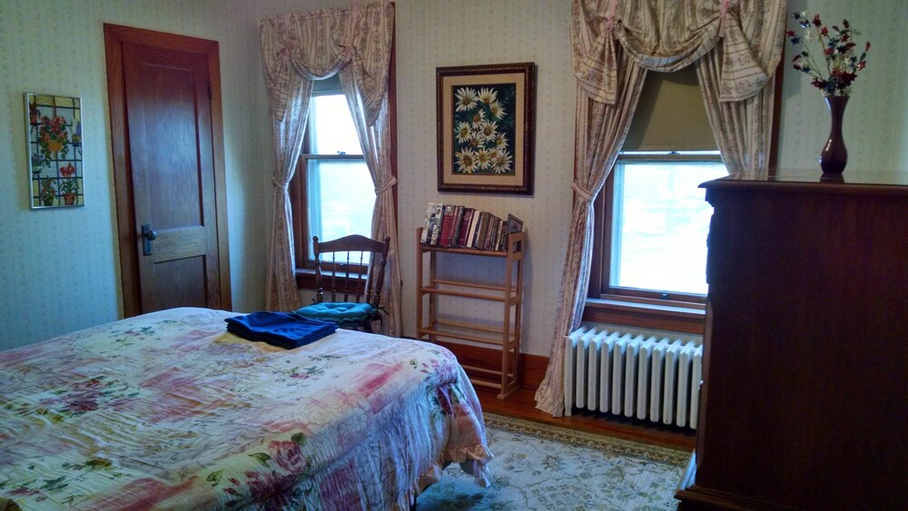 Fish & Loaves B&B - photo 9