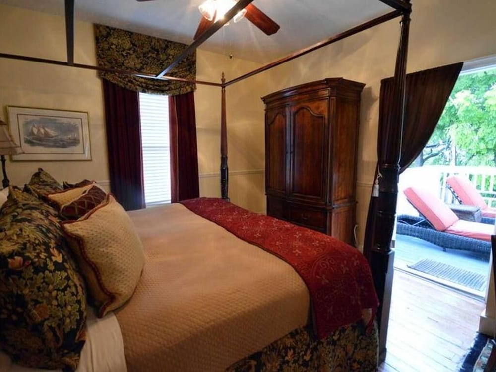 The Kenwood Inn - photo 27