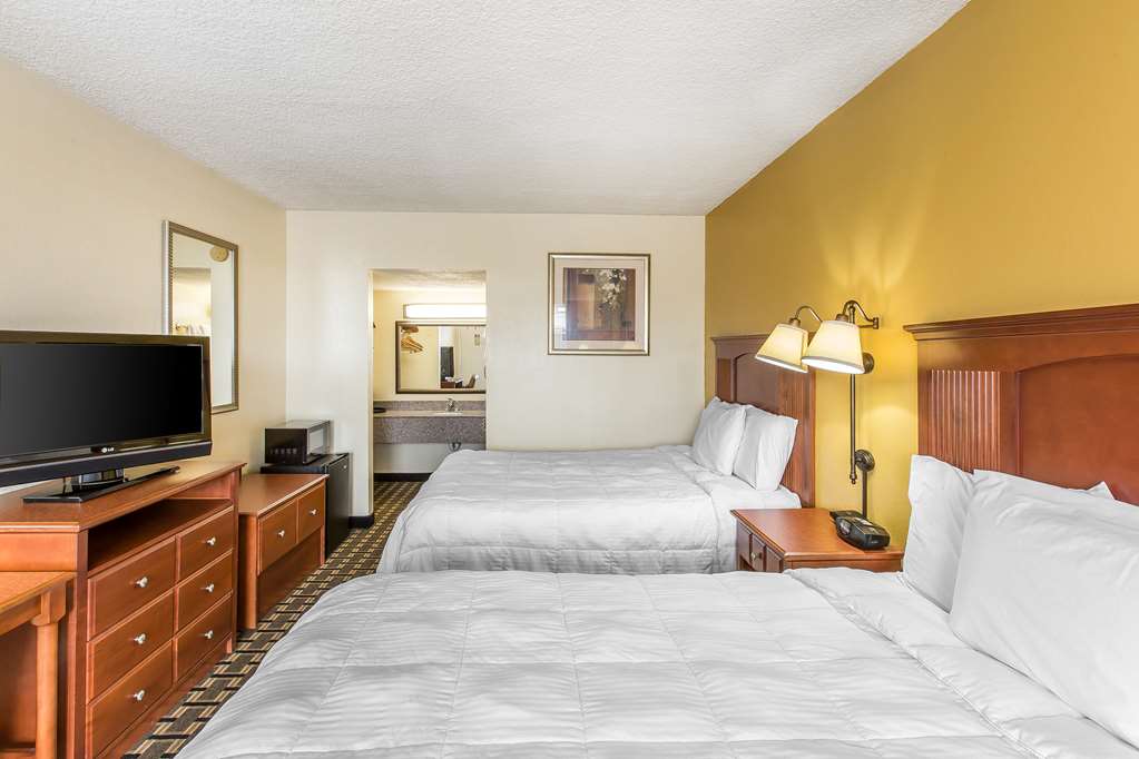 Econo Lodge Byron - photo 5
