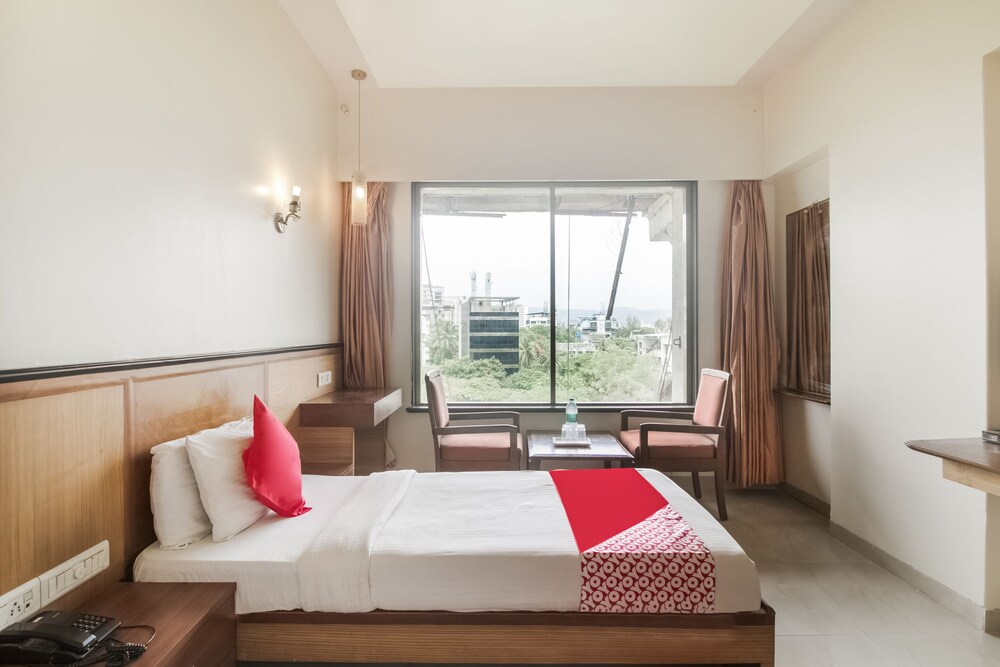 OYO 41076 Hotel Dhiraj Residency in Thane, India