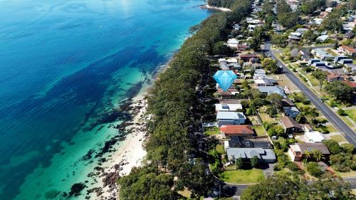 AXL Orion Beach Home: Beach front — 4-Star Luxury Hotel in Vincentia, Australia