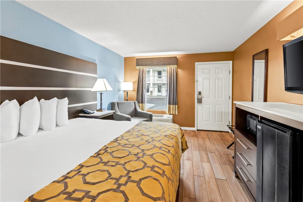 Baymont by Wyndham Forest City - photo 28