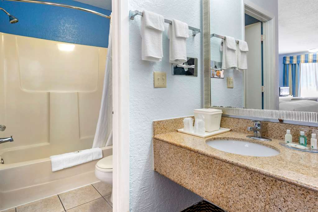 Quality Inn Sarasota North Near Lido Key Beach - photo 19