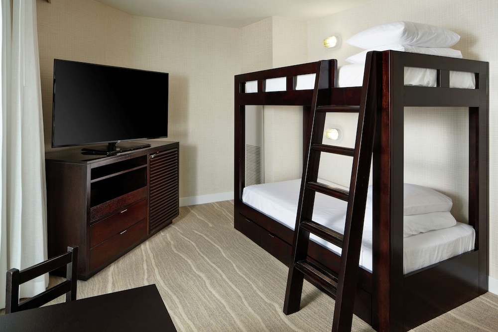 DoubleTree By Hilton San Diego Hotel Circle - photo 9