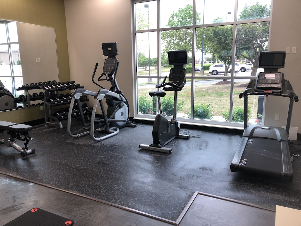 Holiday Inn & Suites Memphis Southeast Germantown by IHG - photo 17