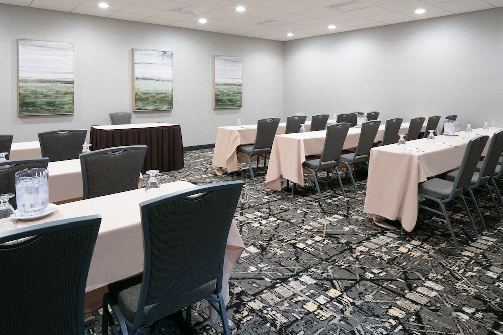Holiday Inn Hotel & Suites Des Moines Northwest by IHG - photo 51