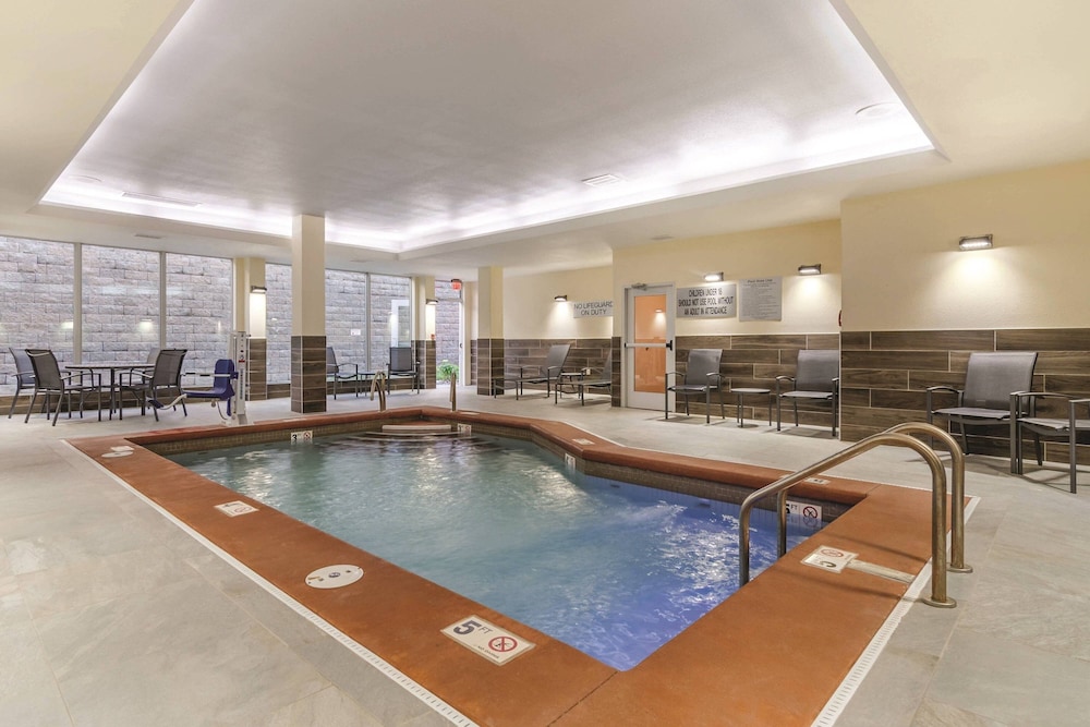 Fairfield Inn & Suites by Marriott Kansas City Shawnee - photo 13