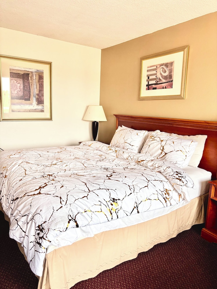 Dakota Inn - photo 17