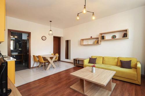 One bedroom Apartment near Fabrica