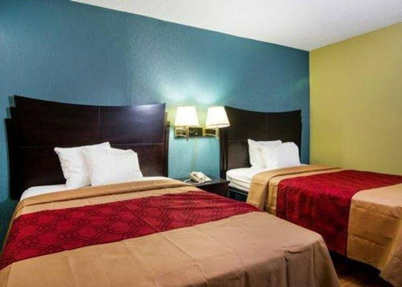 Suburban Extended Stay Hotel Selma I 95 - photo 9