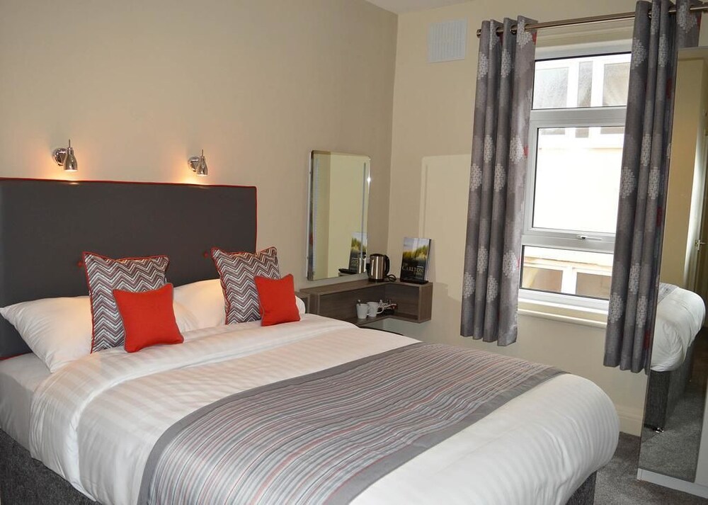 The Carlton Hotel — hotel in Lytham St Annes