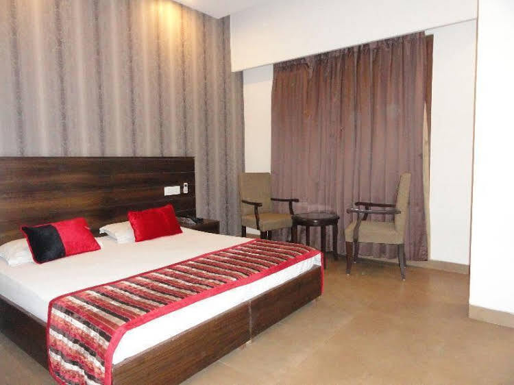Hotel Silver Sands - last minute hotel in Chandigarh
