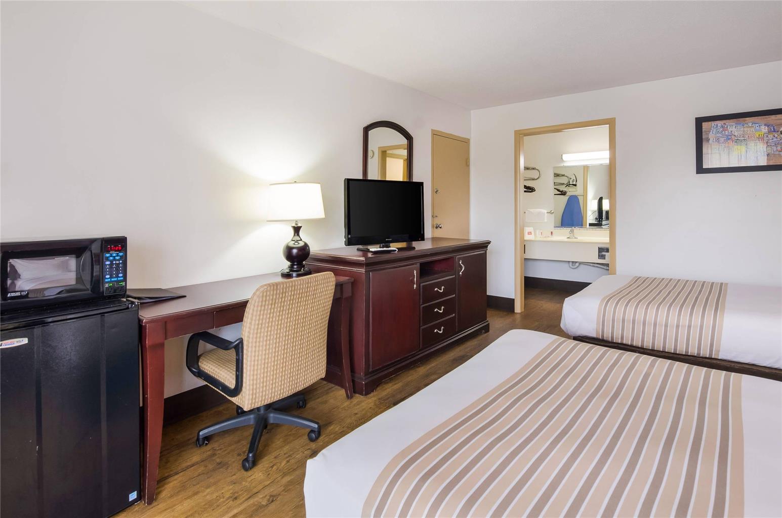 Econo Lodge Marion I 81 - photo 16