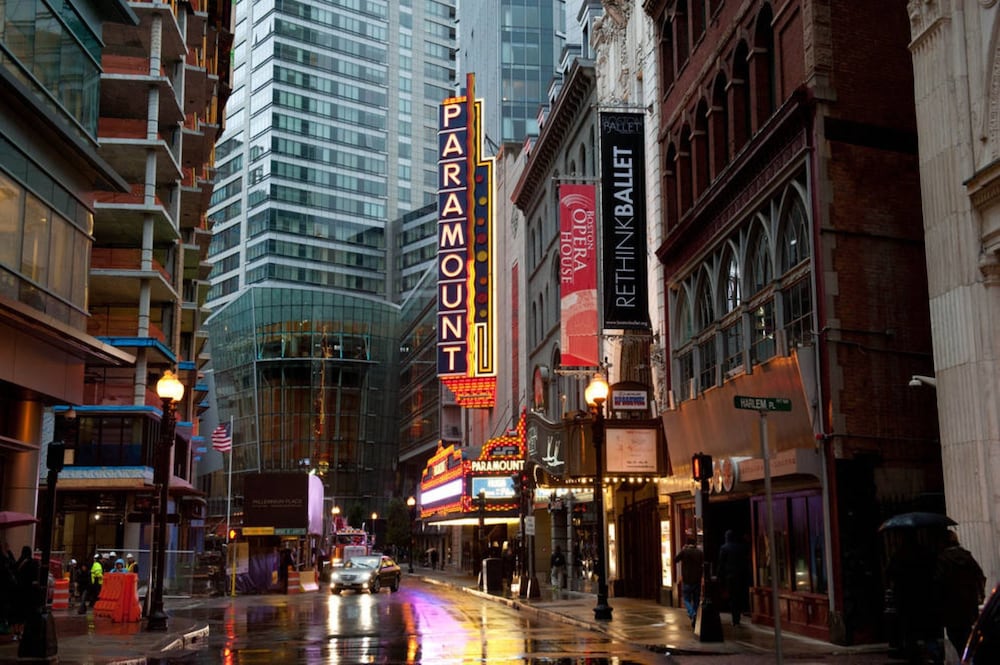 Global Luxury Suites at China Town - photo 37
