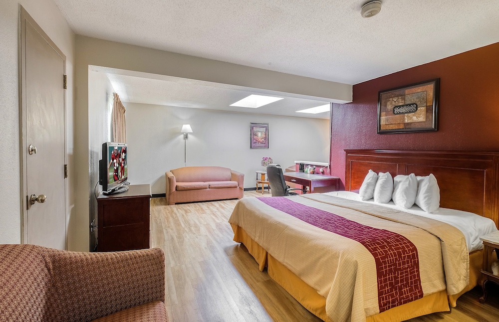 Red Roof Inn Hartford Vernon - photo 14