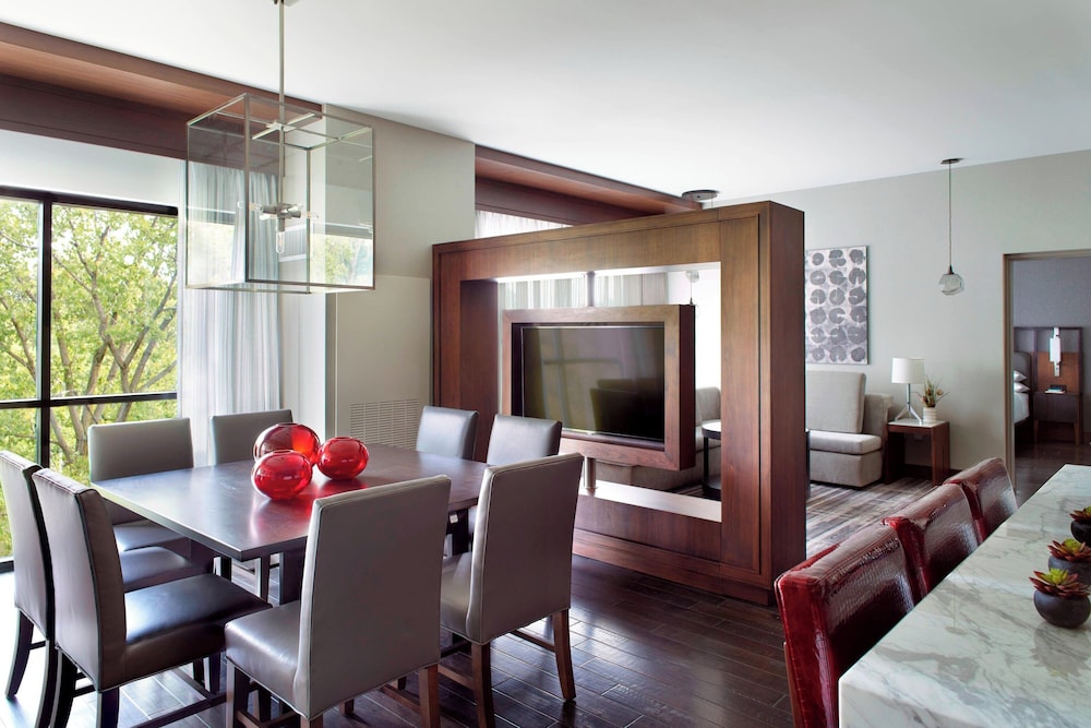 Marriott Columbus University Area - photo 8