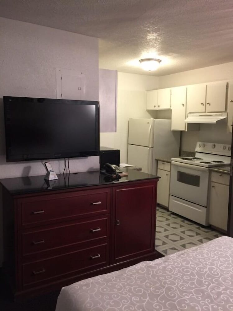 Ranch House Inn and Suites - photo 12