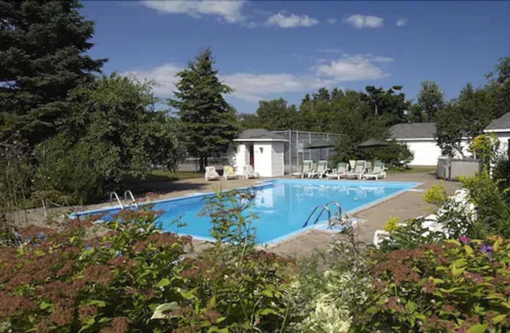 Hôtel Au Petit Berger in La Malbaie, Canada