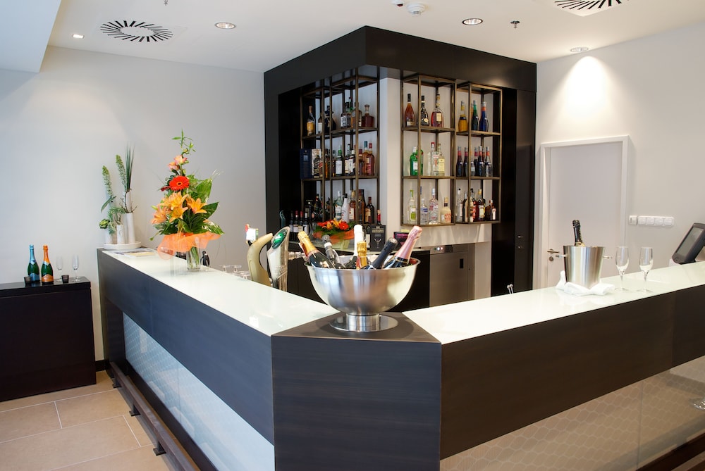 מזון ומשקאות