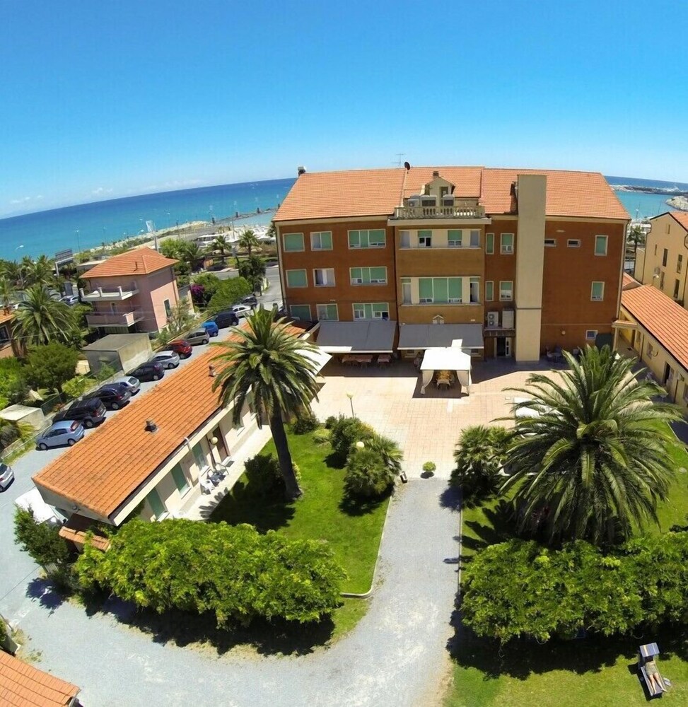 Hotel Casa Marina - carbon neutral hotel in Loano