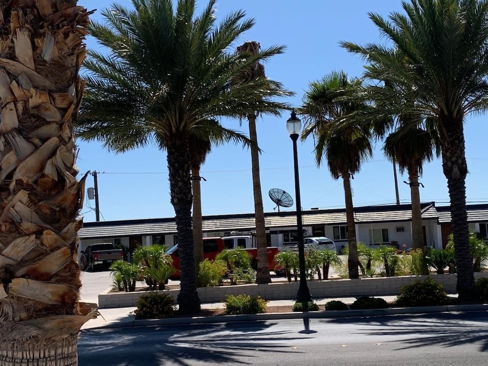 The Sands Motel - photo 27