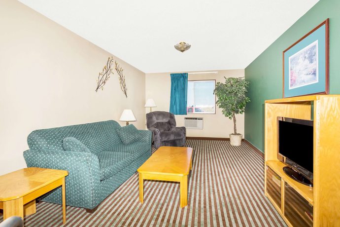 Super 8 by Wyndham Lexington - photo 3