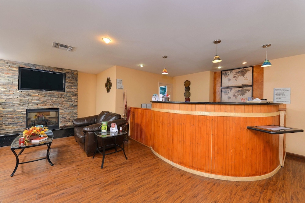 Econo Lodge Junction - photo 13