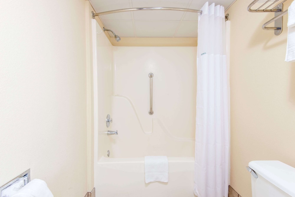Days Inn by Wyndham Altus - photo 12