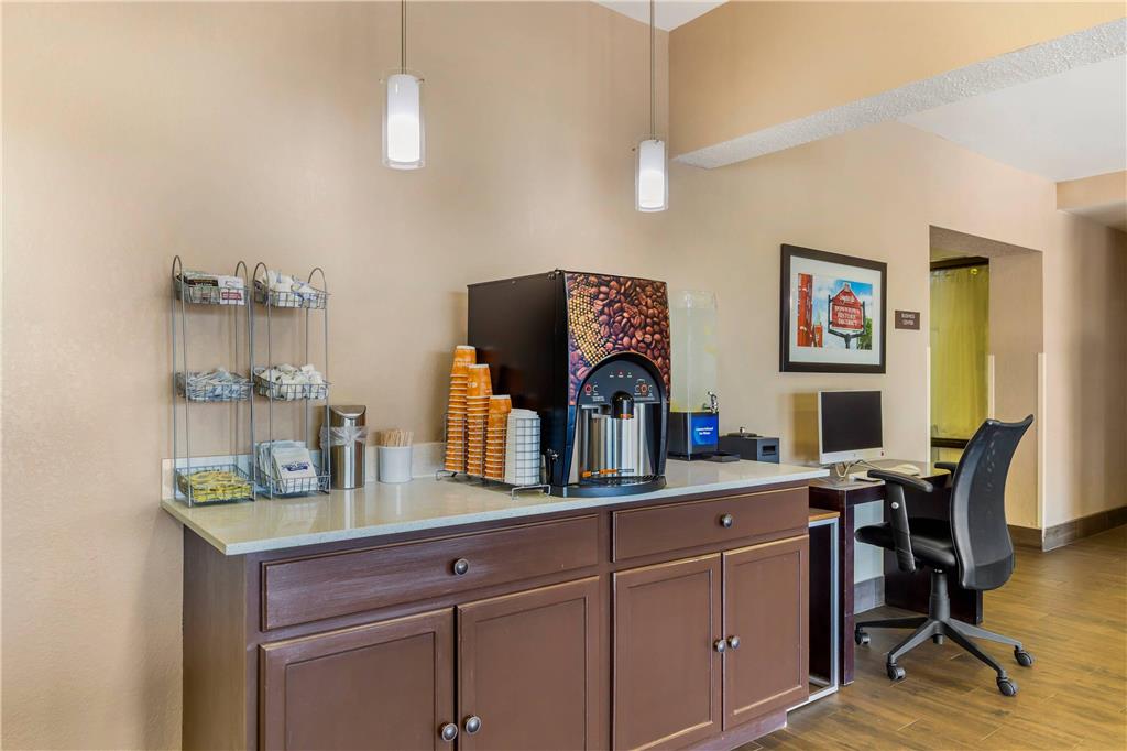 Quality Inn & Suites Spring Lake Fayetteville near Fort Bragg - photo 38