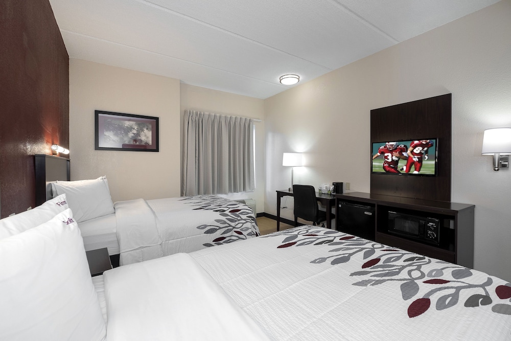 Red Roof Inn Raleigh Southwest Cary - photo 9