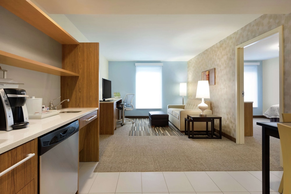 Home2 Suites by Hilton Milwaukee Airport - photo 10