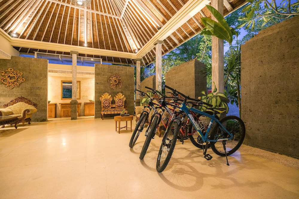 Беноа: Курортный отель La Berceuse Resort and Villa Nusa Dua by Taritiya Collection