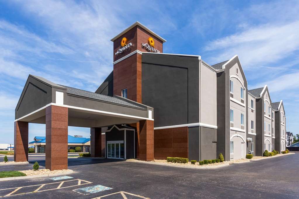 La Quinta Inn & Suites by Wyndham Columbus West Hilliard - photo 2