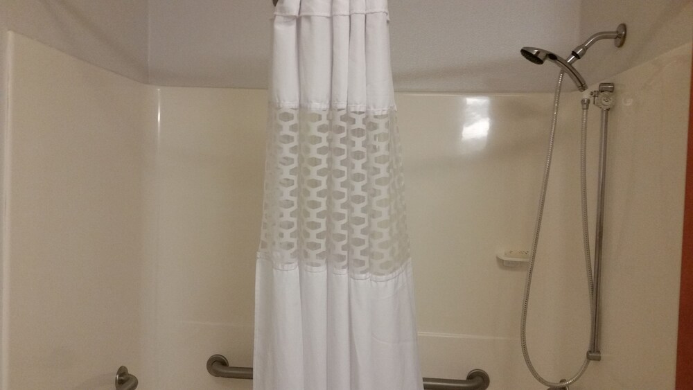 Hampton Inn Cortland - photo 21