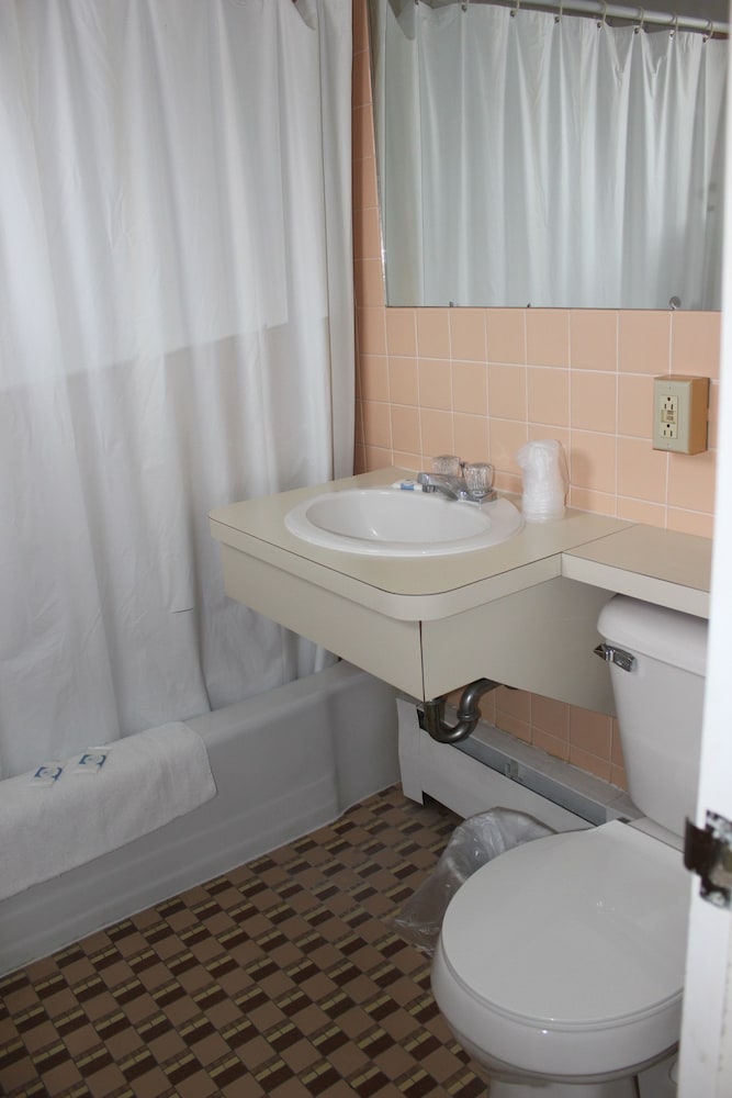 Hastings Inn - photo 34