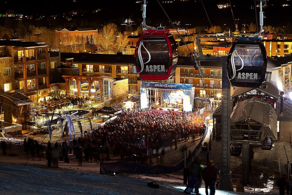 Downtown Aspen Vacation Rentals — 4-Star Luxury Hotel in Aspen, United States