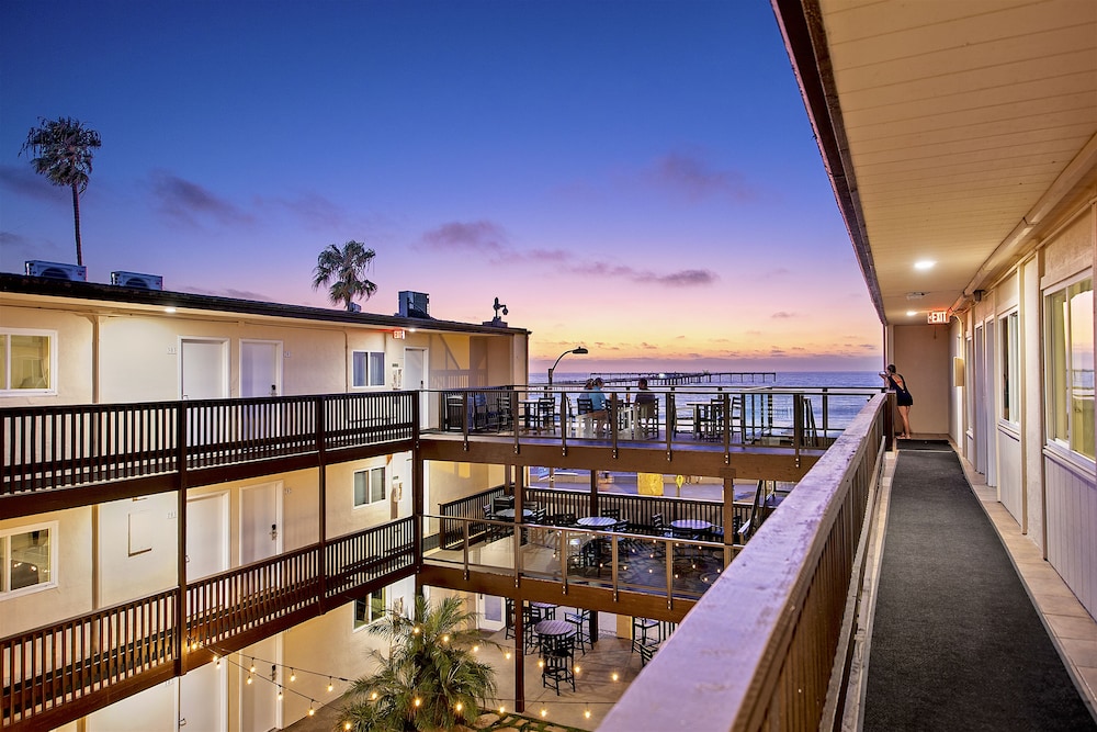 Ocean Beach Hotel - photo 50