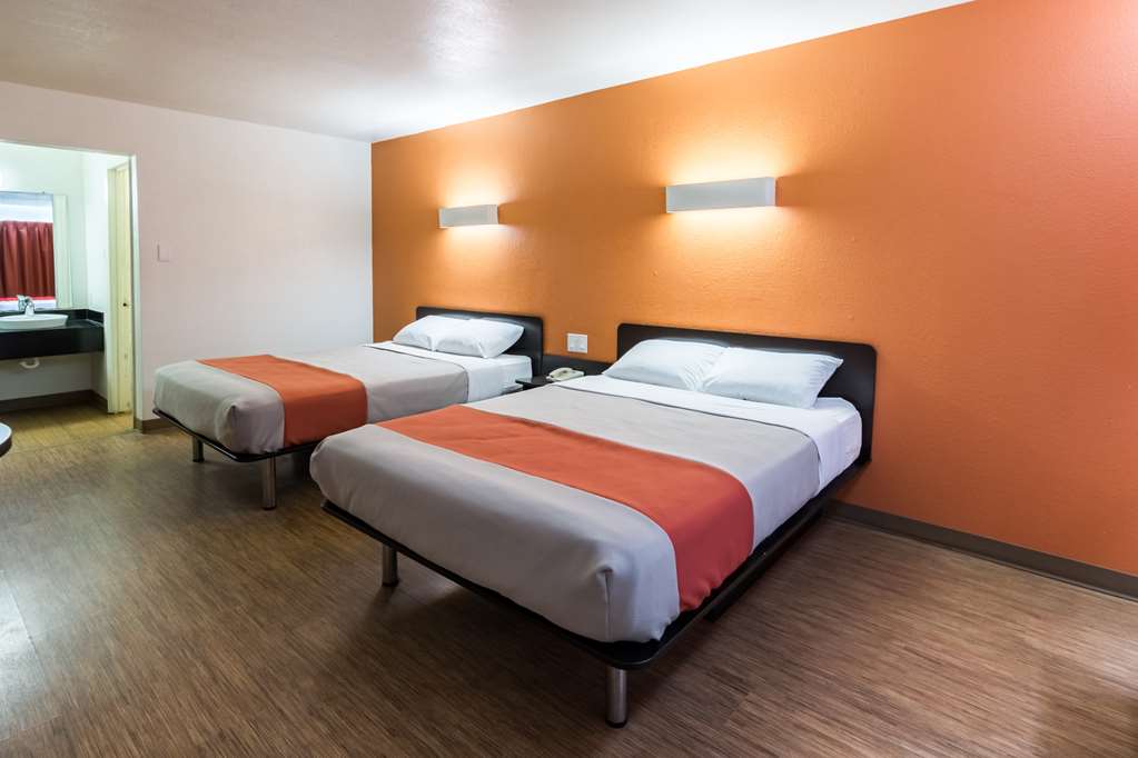 Motel 6 Stephenville TX - photo 13