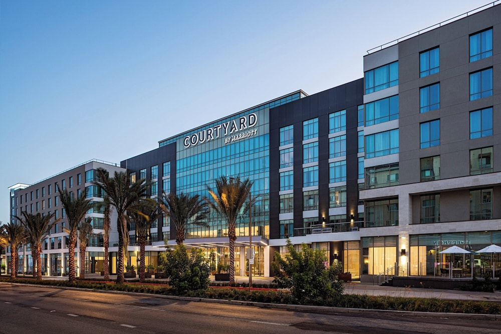 Courtyard by Marriott Los Angeles Monterey Park - carbon neutral hotel in Monterey Park