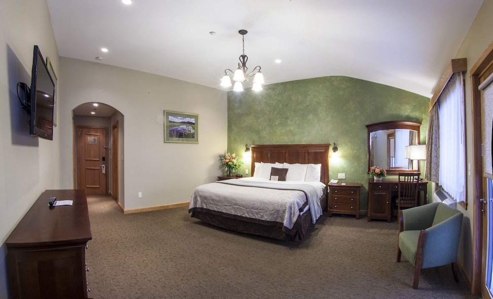 Golden Arrow Lakeside Resort - photo 4