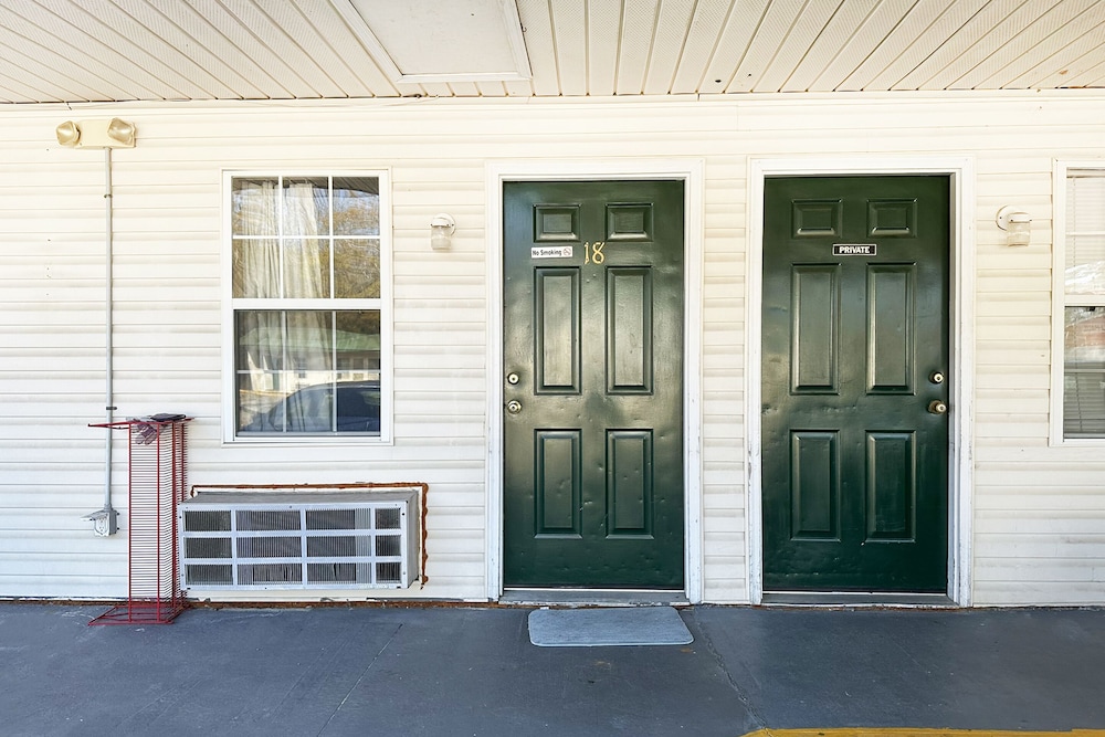Sparta Seven Motel By OYO near Milledgeville - photo 33